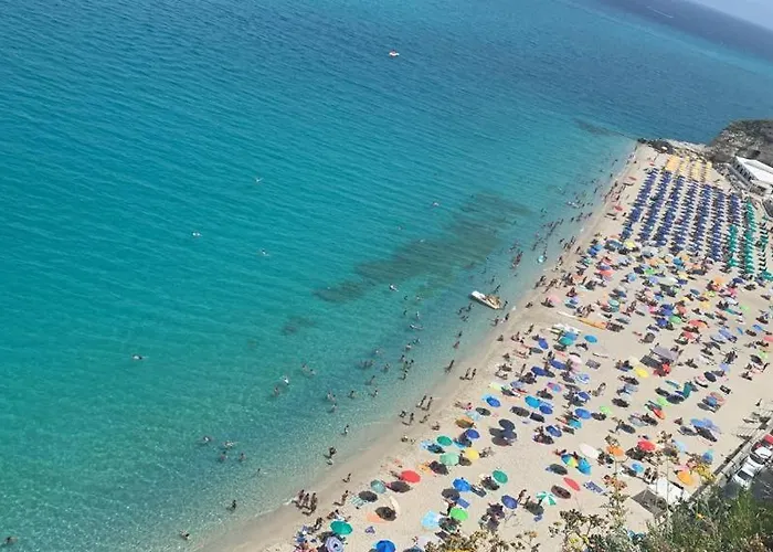 ベッド・アンド・ブレックファスト Domus Gieffe トロペーア